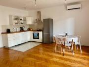 Two bedroom -Terrace- Parking- Walk to Beach