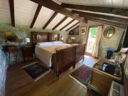 Tranquilla dependance nel verde dellalta Brianza.