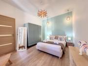 Nestor&Jeeves - LE PIERLAS - Place Garibaldi - Very close Old Town