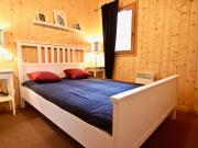 Chalet spacieux à Chamrousse pour 8 personnes sur 3 niveaux - FR-1-549-107