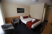 Top Cowra
