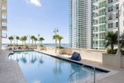 Lovely condo with city & ocean views. Sleep up to 6 people!
