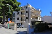 Apartments with a parking space Makarska - 18185