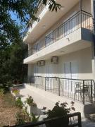 Apartments with a parking space Gradac, Makarska - 18315