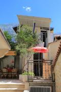 Apartments with WiFi Makarska - 19038