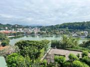 Hidden relaxation at Kings residence