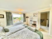 3 bedroom house with ample parking and garden