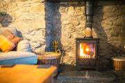 St Davids Hideaway with Roll-top Bath & Log Burner