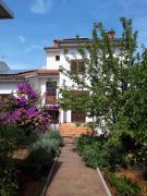 House Silvana - apartment with garden view