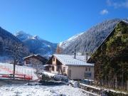 Appartement lumineux 75m² pour 4, coeur Arêches, terrasse, 2 chambres, parking privé, proche tout - FR-1-342-236