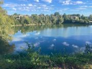 Lac De Lumiere. Relax with rural lakeside living