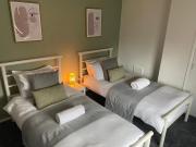 Montrose - Perfect contractor stay, own driveway, 3 bedrooms