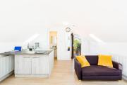 Solihull Studio by HS2 & NEC with SuperKing bed or 2 Single Beds plus Parking - Birmingham Contractor Stays Solihull Studio by HS2 & NEC with SuperKing bed or 2 Single Beds plus Parking - Birmingham Contractor Stays