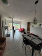 Ubatuba - Apartamento no Centro da Cidade próximo a restaurantes e às grande, centro, Itaguá, etc. Ubatuba - Apartamento no Centro da Cidade próximo a restaurantes e às grande, centro, Itaguá, etc.