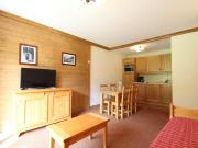 Appartement cosy 4 pers. au pied des pistes avec piscine et parking - FR-1-508-143