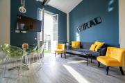 The Loft - Superb 2 bedrooms on top floor with terrace - 10min to Palais & Beach!