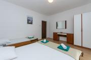 Apartments with parking space Gradac, Makarska - 14708 Apartments with parking space Gradac, Makarska - 14708