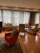 Ruim appartement vlakbij zee met parking