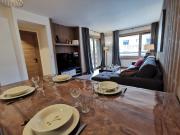 Bel appartement lumineux au cœur du centre, parking inclus - FR-1-598-70