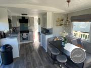 Meadow Lakes 22 - Golden Palm, pet friendly, WiFi, bed linen - Meadow Lakes Caravan & Lodge Hire