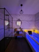 Fully renovated Chalet privatif suite romantique love balneo