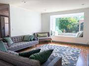 Riverwalk Retreat: Spacious, Hot tub, near Autzen