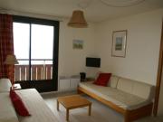 Appartement 3 pièces au pied des pistes avec balcon et équipements modernes - FR-1-557-103