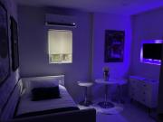 Fun Twin Bed Small Studio In Hollywood 8