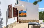 Amazing Home In El Coronil With Wifi