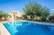 Agradable Villa junto al mar con piscina