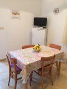 Apartment in Slatine with terrace, air conditioning, WiFi, washing machine (4782-3)