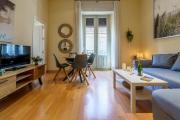 Bright two-bedroom apartment in the historic center
