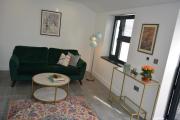 Lovely & Spacious 2-Bedroom Apartment with Balcony and Free Parking