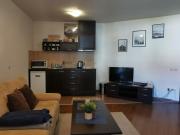 Sunny studio apartment - few steps from Gondola