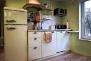 Modern 2BR Apt near Train Station w Free Parking & Family games
