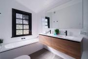 Top Leura