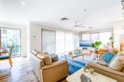 Bay Parklands, 49 2 Gowrie Ave - ducted aircon, Wifi, views, pool, tennis