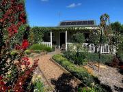 Hidden Gem ~ Luxury Cottage near Lake Daylesford