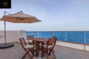 High Floor seafront Penthouse, OPP beach & WIFI AC by 360 Estates