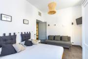 Hostly - Nicole Apartment Volturno- Full Rome Center