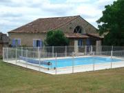 Gîte Charentais avec Piscine Chauffée, Jardin, Equip. Bébé et Recharge Électrique - Proche Périgord - FR-1-653-7