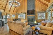 Modern Cabin with Hot Tub Ski and Hike Big Bear!