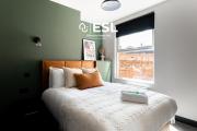 Central 5 Bedroom Townhouse perfectly located 2 mins walk from the Train Station Central 5 Bedroom Townhouse perfectly located 2 mins walk from the Train Station