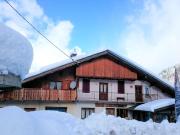 Appartement cosy 6 pers. avec balcon au village, proche parking et local à skis - FR-1-342-291