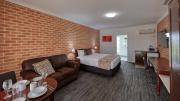 Top Cowra