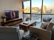 17 Floor Waterfront Apartment Docklands 2BR 2Car