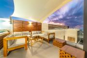 One Bay Residence Unit 15 - Penthouse with private roof top, jacuzzi and sea view