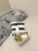 Posh 1BR @ SM Southmall w 100mbps and Netflix