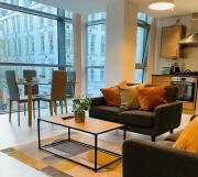 stylish two bed in the heart of the city