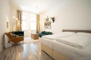 2-room apartment on the first floor with designer renovation. Exit to the courtyard. 15 minutes to Schloss Schönbrunn